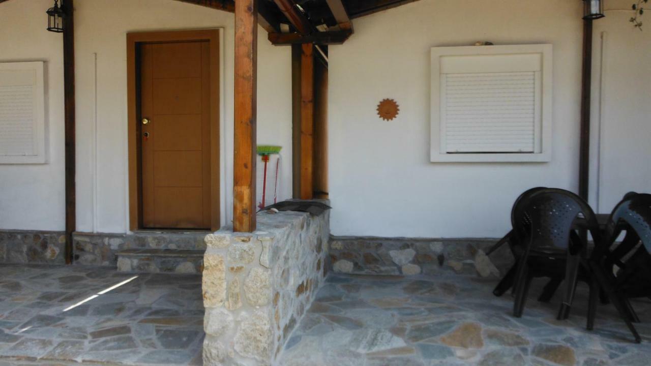 Rooms & Studios Christina Sárti Exterior foto